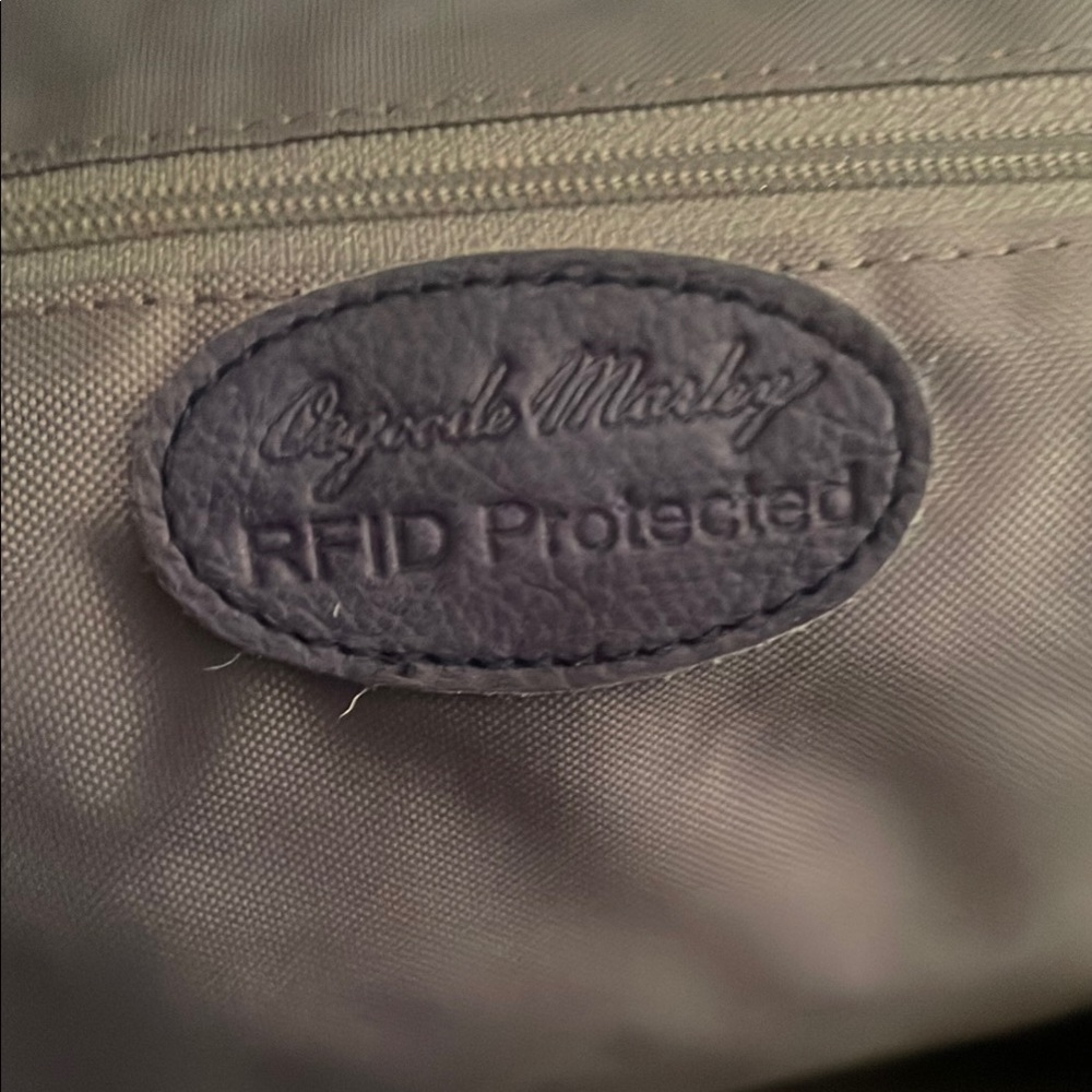 Osgoode Marley RFID Organizer Backpack - Picture 13 of 16